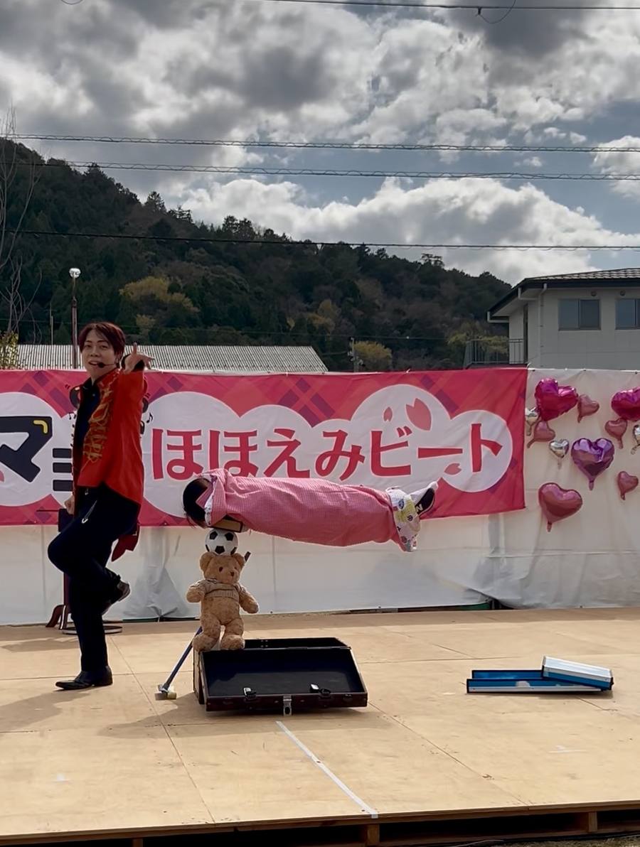 人体浮遊のイリュージョン｜福井県おおい町の野外ステージでのマジックショー